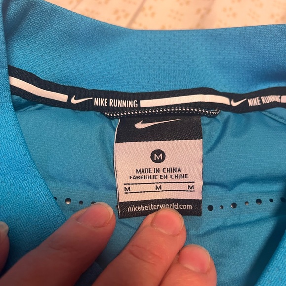 Teal blue Nike aeroloft 800 Running run vest, women’s medium - Picture 9 of 9